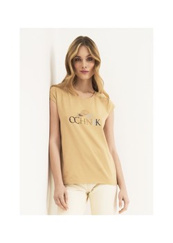 Beżowy T-shirt z dekoltem V damski ze sklepu OCHNIK w kategorii Bluzki damskie - zdjęcie 172570913
