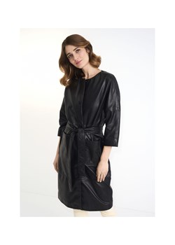 Czarny skórzany płaszcz damski z paskiem ze sklepu OCHNIK w kategorii Kurtki damskie - zdjęcie 172571061