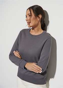 Szara bluza damska z cekinami ze sklepu OCHNIK w kategorii Bluzy damskie - zdjęcie 172571553