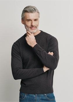 Grafitowy bawełniany sweter męski ze sklepu OCHNIK w kategorii Swetry męskie - zdjęcie 172572031