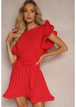 Czerwona Sukienka o Plisowanym Kroju z Falbankami i Materiałowym Paskiem Criselle ze sklepu Renee odzież w kategorii Sukienki - zdjęcie 172580630