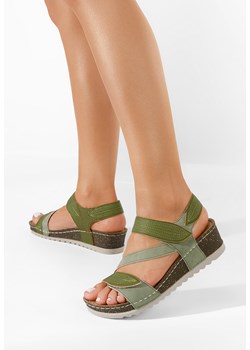 Zielone sandały na koturnie Falia ze sklepu Zapatos w kategorii Sandały damskie - zdjęcie 172586070