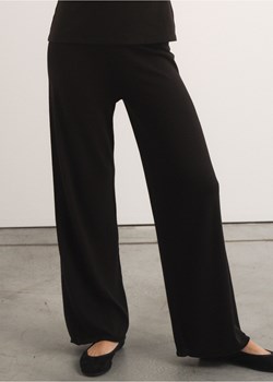 Czarne dzianinowe spodnie damskie ze sklepu OCHNIK w kategorii Spodnie damskie - zdjęcie 172599130