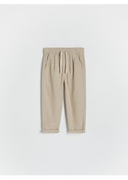 Reserved - Spodnie chino z lnem - złamana biel ze sklepu Reserved w kategorii Spodnie i półśpiochy - zdjęcie 172601861
