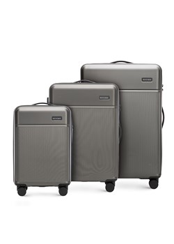 Zestaw walizek z ABS-u z pionowymi paskami szary ze sklepu WITTCHEN w kategorii Walizki - zdjęcie 172615454
