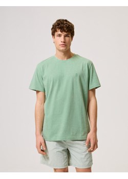 Koszulka CLTN T 1124 Zielony S ze sklepu Diverse w kategorii T-shirty męskie - zdjęcie 172616851
