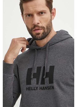 Helly Hansen bluza bawełniana HH LOGO HOODIE męska kolor szary z kapturem z aplikacją 33977 ze sklepu PRM w kategorii Bluzy męskie - zdjęcie 172617224