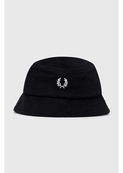 Fred Perry kapelusz bawełniany Pique Bucket Hat kolor czarny bawełniany HW6730.843 ze sklepu PRM w kategorii Kapelusze męskie - zdjęcie 172617330