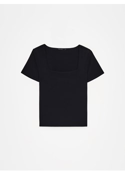 Mohito - Prążkowana czarna koszulka - czarny ze sklepu Mohito w kategorii Bluzki damskie - zdjęcie 172621813