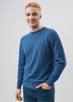 Niebieski bawełniany sweter męski z logo ze sklepu OCHNIK w kategorii Swetry męskie - zdjęcie 172623084