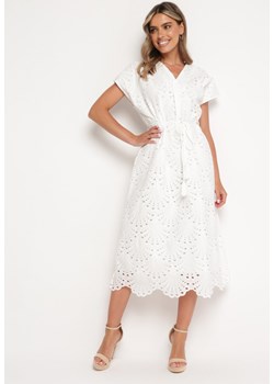 Biała Sukienka z Bawełny Zdobiona Haftem z Krótkim Rękawem i Materiałowym Paskiem Dimisha ze sklepu Born2be Odzież w kategorii Sukienki - zdjęcie 172635560