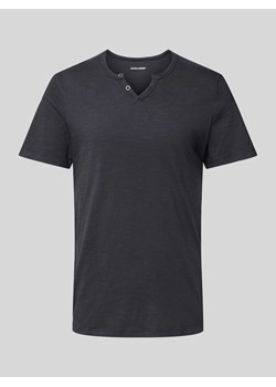 T-shirt z dekoltem w serek model ‘SPLIT’ ze sklepu Peek&Cloppenburg  w kategorii T-shirty męskie - zdjęcie 172641213