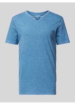 T-shirt z dekoltem w serek model ‘SPLIT’ ze sklepu Peek&Cloppenburg  w kategorii T-shirty męskie - zdjęcie 172641271