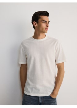 Reserved - Strukturalny t-shirt regular - złamana biel ze sklepu Reserved w kategorii T-shirty męskie - zdjęcie 172644880