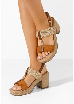 Camelowe sandały na słupku i platformie Mili ze sklepu Zapatos w kategorii Sandały damskie - zdjęcie 172647961