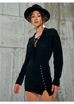 Sinsay - Spódnica mini z rozcięciem - czarny ze sklepu Sinsay w kategorii Spódnice - zdjęcie 172649171