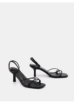 Mohito - Czarne sandały na szpilce - czarny ze sklepu Mohito w kategorii Sandały damskie - zdjęcie 172652582