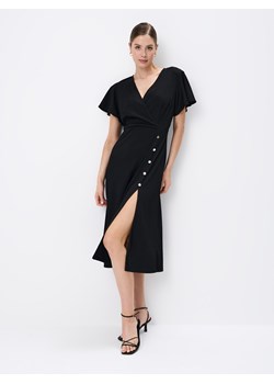 Mohito - Sukienka midi z kopertowym dekoltem - czarny ze sklepu Mohito w kategorii Sukienki - zdjęcie 172654482