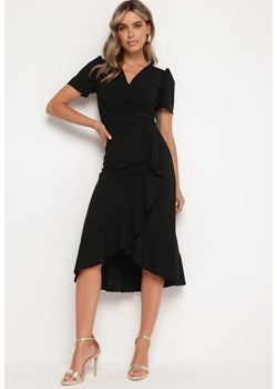 Czarna Sukienka Taliowana z Kopertowym Dekoltem i Falbanką Tatania ze sklepu Born2be Odzież w kategorii Sukienki - zdjęcie 172655604
