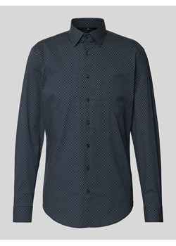 Koszula biznesowa o kroju slim fit ze wzorem na całej powierzchni ze sklepu Peek&Cloppenburg  w kategorii Koszule męskie - zdjęcie 172656044
