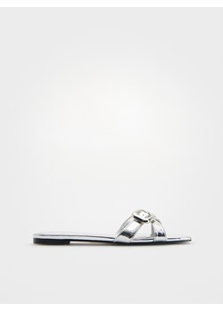 Reserved - Metaliczne klapki - srebrny ze sklepu Reserved w kategorii Klapki damskie - zdjęcie 172656531