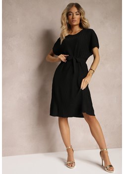 Czarna Pudełkowa Sukienka Wiązana w Talii Junolia ze sklepu Renee odzież w kategorii Sukienki - zdjęcie 172657173