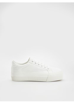 Reserved - Sneakersy na grubej podeszwie - złamana biel ze sklepu Reserved w kategorii Trampki damskie - zdjęcie 172664004