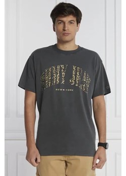 Tommy Jeans T-shirt LEO COLLEGE | Relaxed fit ze sklepu Gomez Fashion Store w kategorii T-shirty męskie - zdjęcie 172778962