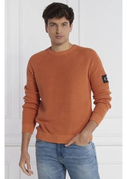 CALVIN KLEIN JEANS Sweter BADGE EASY | Regular Fit ze sklepu Gomez Fashion Store w kategorii Swetry męskie - zdjęcie 172796984