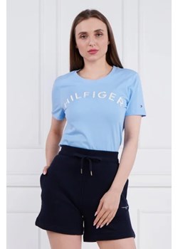 Tommy Hilfiger T-shirt REG HILFIGER VARSITY EMB C-NK SS | Slim Fit ze sklepu Gomez Fashion Store w kategorii Bluzki damskie - zdjęcie 172798974