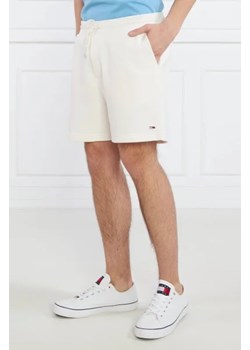 Tommy Jeans Szorty TJM REG CLASSIC | Regular Fit ze sklepu Gomez Fashion Store w kategorii Spodenki męskie - zdjęcie 172805310