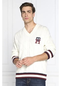 Tommy Hilfiger Wełniany sweter MONOGRAM CABLE CRICKET | Oversize fit ze sklepu Gomez Fashion Store w kategorii Swetry męskie - zdjęcie 172834574
