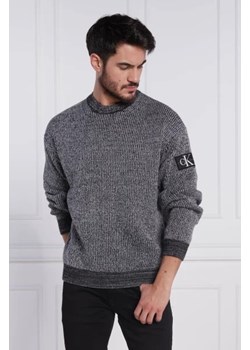 CALVIN KLEIN JEANS Sweter BADGE PLATED | Regular Fit ze sklepu Gomez Fashion Store w kategorii Swetry męskie - zdjęcie 172840413