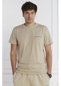 CALVIN KLEIN JEANS T-shirt LOGO TAPE | Regular Fit ze sklepu Gomez Fashion Store w kategorii T-shirty męskie - zdjęcie 172849854