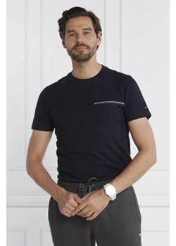 Tommy Hilfiger T-shirt SMALL CHEST STRIPE MONOTYPE TEE | Slim Fit ze sklepu Gomez Fashion Store w kategorii T-shirty męskie - zdjęcie 172876640