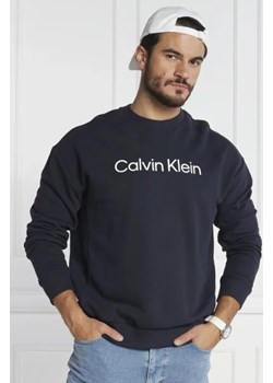 Calvin Klein Bluza HERO LOGO | Comfort fit ze sklepu Gomez Fashion Store w kategorii Bluzy męskie - zdjęcie 172892752