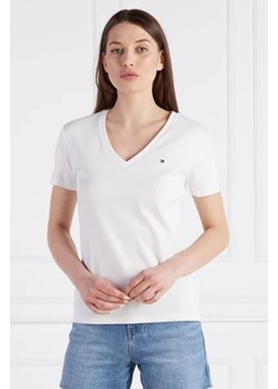 Tommy Hilfiger T-shirt SLIM CODY | Slim Fit ze sklepu Gomez Fashion Store w kategorii Bluzki damskie - zdjęcie 172913143