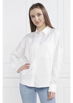 GUESS Koszula LANEY | Regular Fit ze sklepu Gomez Fashion Store w kategorii Koszule damskie - zdjęcie 172915204