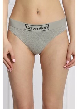 Calvin Klein Underwear Stringi ze sklepu Gomez Fashion Store w kategorii Majtki damskie - zdjęcie 172931464