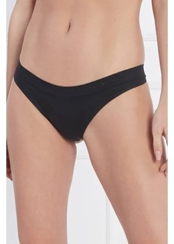 Calvin Klein Underwear Stringi ze sklepu Gomez Fashion Store w kategorii Majtki damskie - zdjęcie 172931733