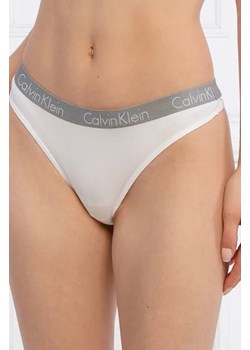 Calvin Klein Underwear Stringi ze sklepu Gomez Fashion Store w kategorii Majtki damskie - zdjęcie 172936020