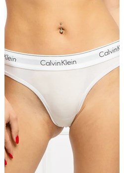 Calvin Klein Underwear Stringi ze sklepu Gomez Fashion Store w kategorii Majtki damskie - zdjęcie 172936151