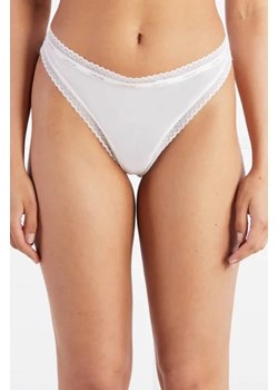 Calvin Klein Underwear Stringi ze sklepu Gomez Fashion Store w kategorii Majtki damskie - zdjęcie 172936174