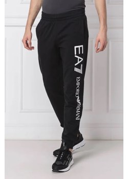 EA7 Spodnie dresowe | Regular Fit ze sklepu Gomez Fashion Store w kategorii Spodnie męskie - zdjęcie 172937470