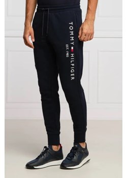 Tommy Hilfiger Spodnie dresowe | Regular Fit ze sklepu Gomez Fashion Store w kategorii Spodnie męskie - zdjęcie 172937520