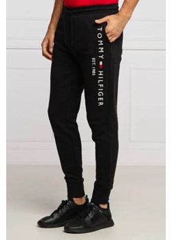 Tommy Hilfiger Spodnie dresowe | Regular Fit ze sklepu Gomez Fashion Store w kategorii Spodnie męskie - zdjęcie 172937540