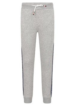 Tommy Hilfiger Spodnie dresowe | Regular Fit ze sklepu Gomez Fashion Store w kategorii Spodnie chłopięce - zdjęcie 172939230