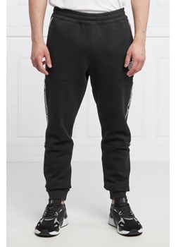 EA7 Spodnie dresowe | Regular Fit ze sklepu Gomez Fashion Store w kategorii Spodnie męskie - zdjęcie 172940540