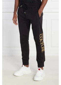 Versace Jeans Couture Spodnie dresowe PANTAGYM | Regular Fit ze sklepu Gomez Fashion Store w kategorii Spodnie męskie - zdjęcie 172941102