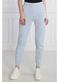 Tommy Hilfiger Spodnie dresowe | Regular Fit ze sklepu Gomez Fashion Store w kategorii Spodnie damskie - zdjęcie 172941884
